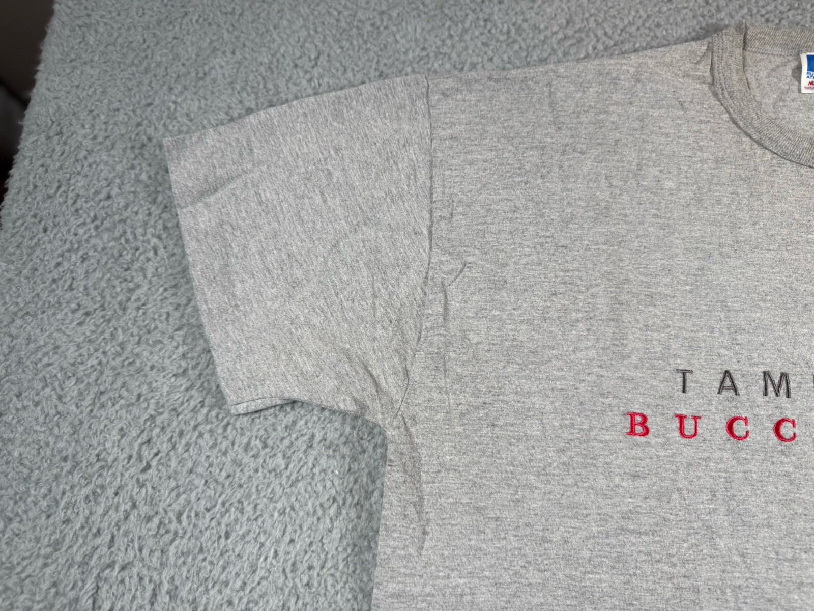 Vintage Russell Athletic Tampa Bay Buccaneers T Shirt Mens Large Gray Logo NFL