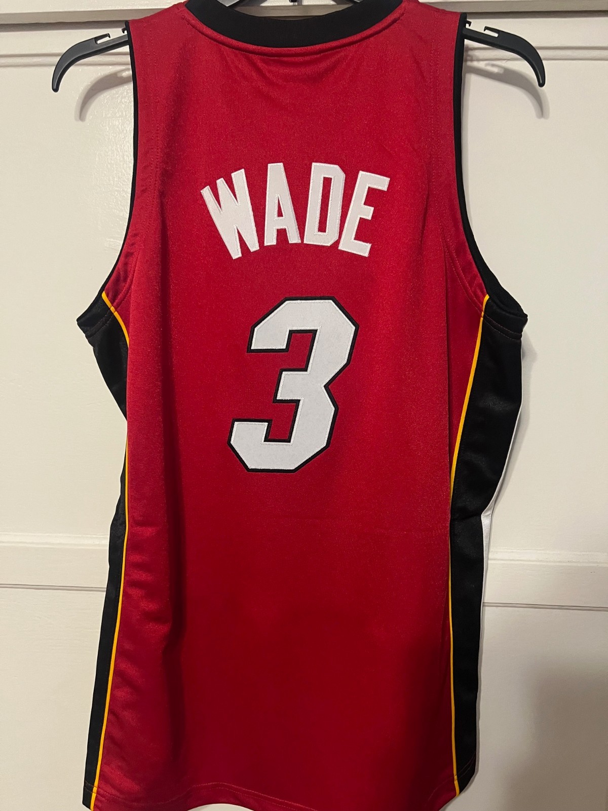 Dwyane Wade Authentic Finals Jersey L mitchell and ness Retail $300