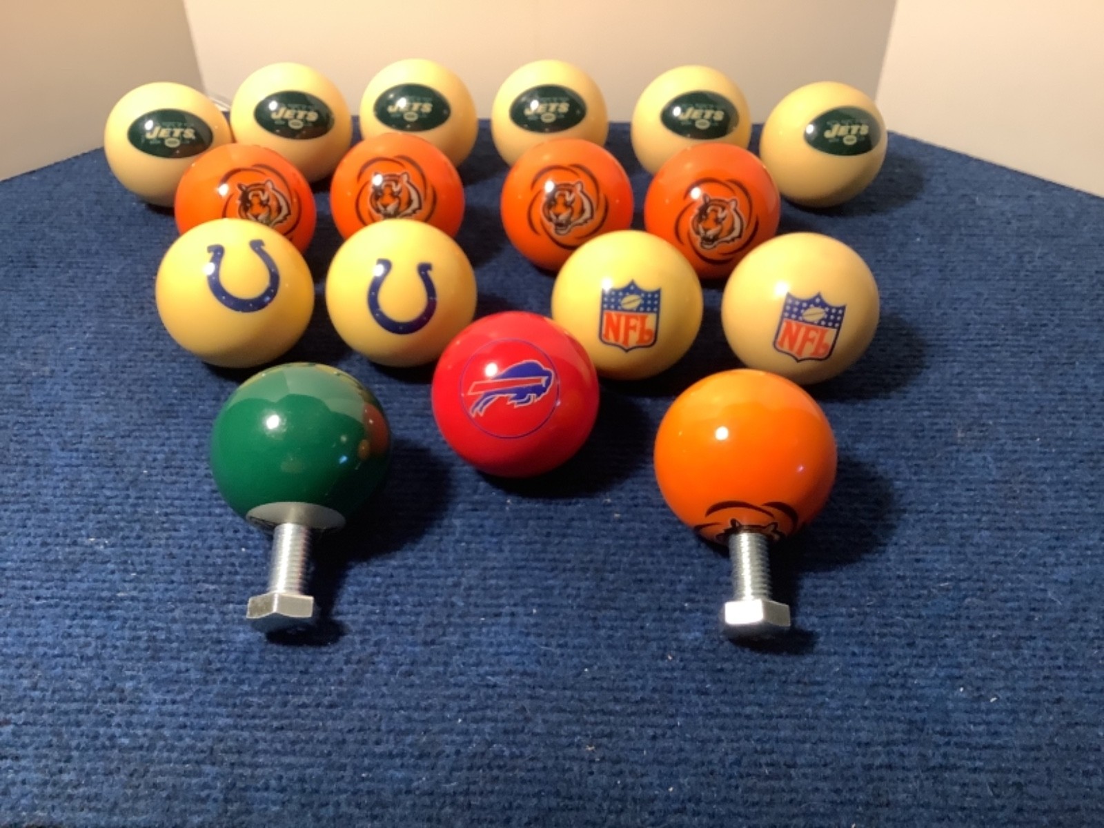 NFL Pool Balls Various Teams 17 Balls Total 2 Threaded for Display