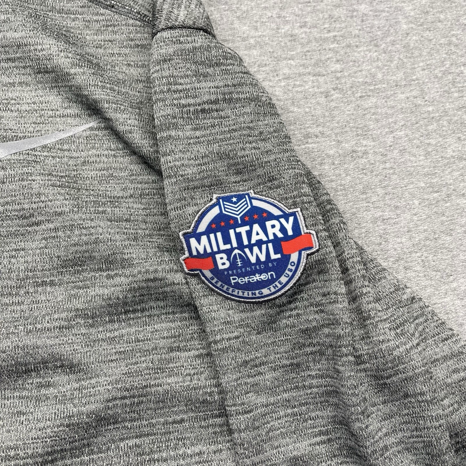 Nike Dri Fit Duke Blue Devils Mens XL Gray Military Bowl 1/4 Zip Pullover Shirt