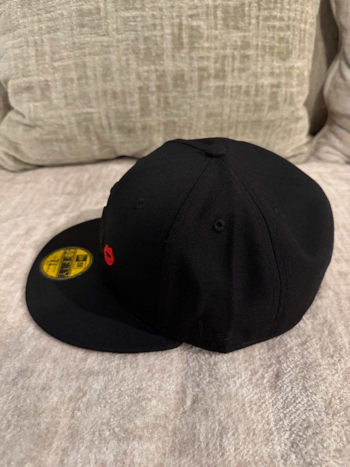 New Era 59FIFTY LA Dodgers Black Fitted Hat Red Lips Side Patch MLB Cap