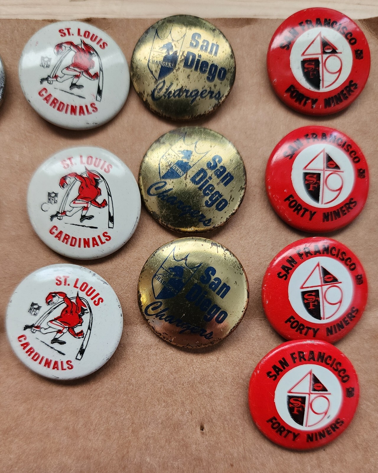 VINTAGE ORIGINAL 1969 AFL NFL LAR LU LINE PIN PINBACK BUTTON 14 Teams available!