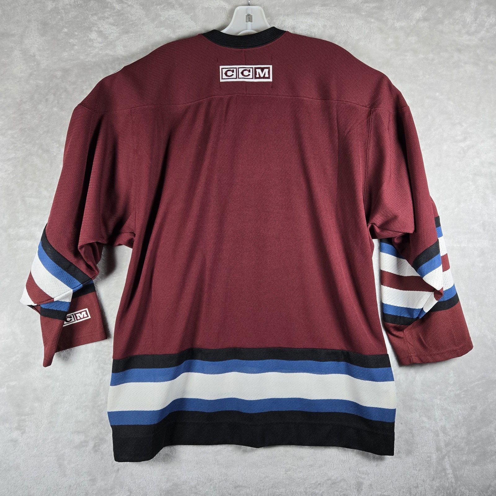 CCM Colorado Avalanche Hockey Jersey NHL Mens Size Medium Burgundy Throwback