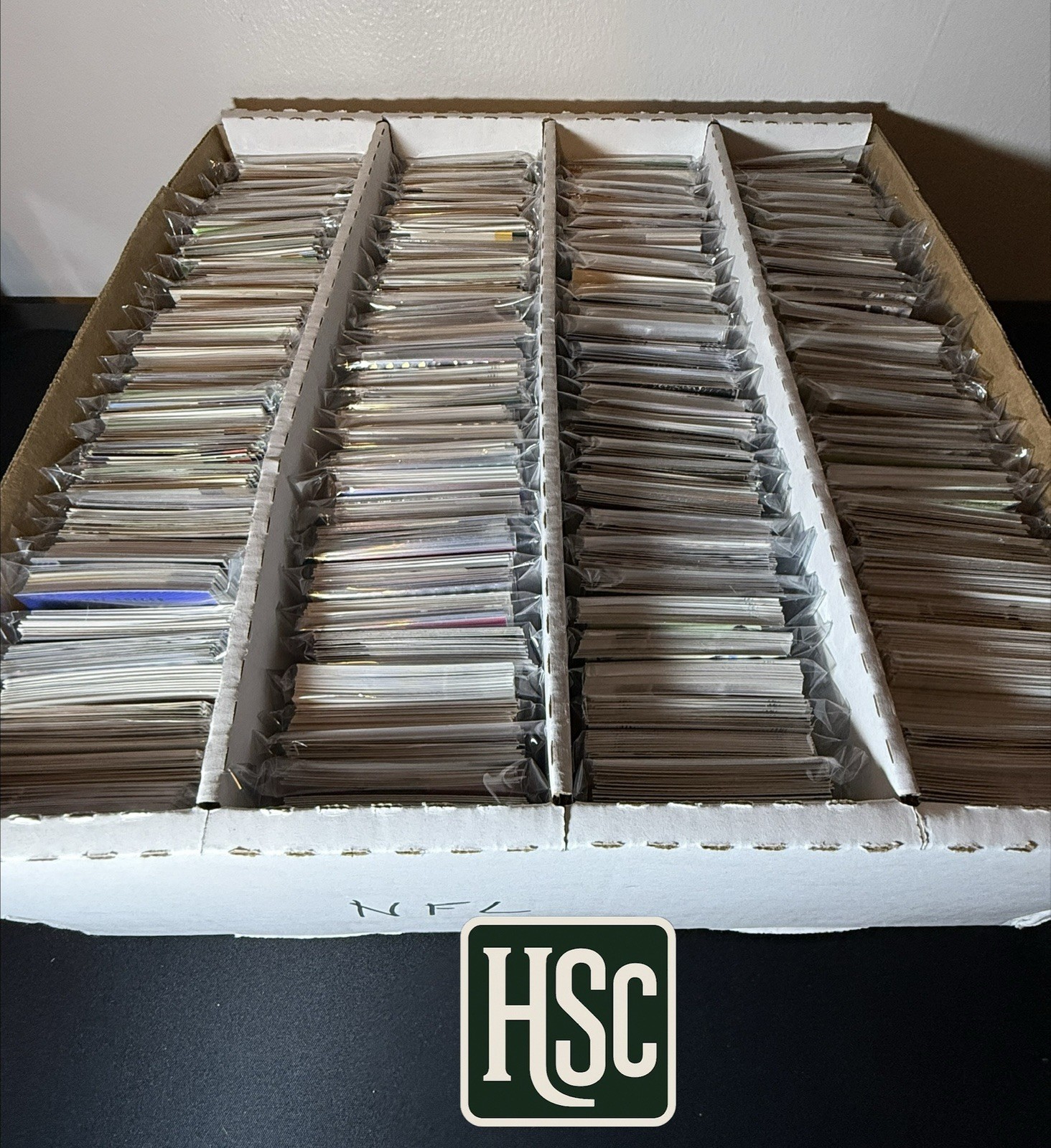 Baseball MLB – 200 Card Lot – Rookies, Parallels, Memorabilia, Autos, Numbered