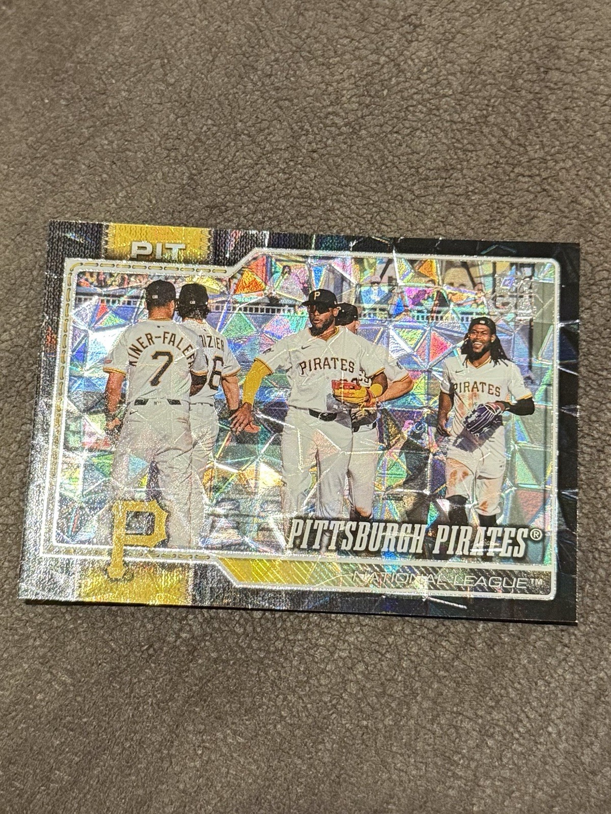 2026 Topps Series 2 – Pittsburgh Pirates #467 Diamante Foil – Team Card