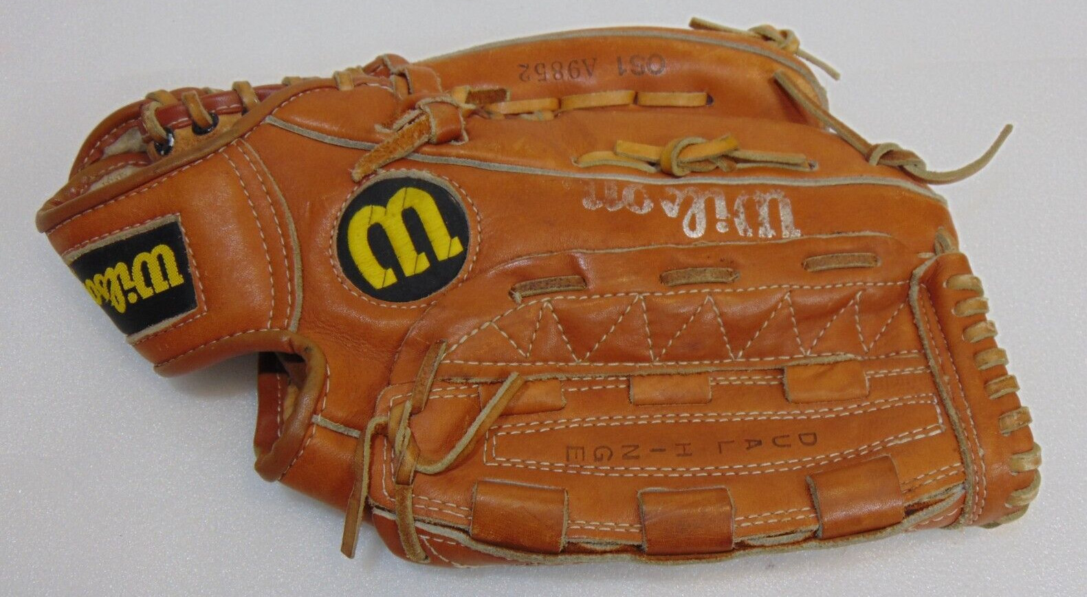 Wilson LHT Softball Glove Optima Gold A9852 13″ Mitt 0S1 Dual Hinge Cowhide