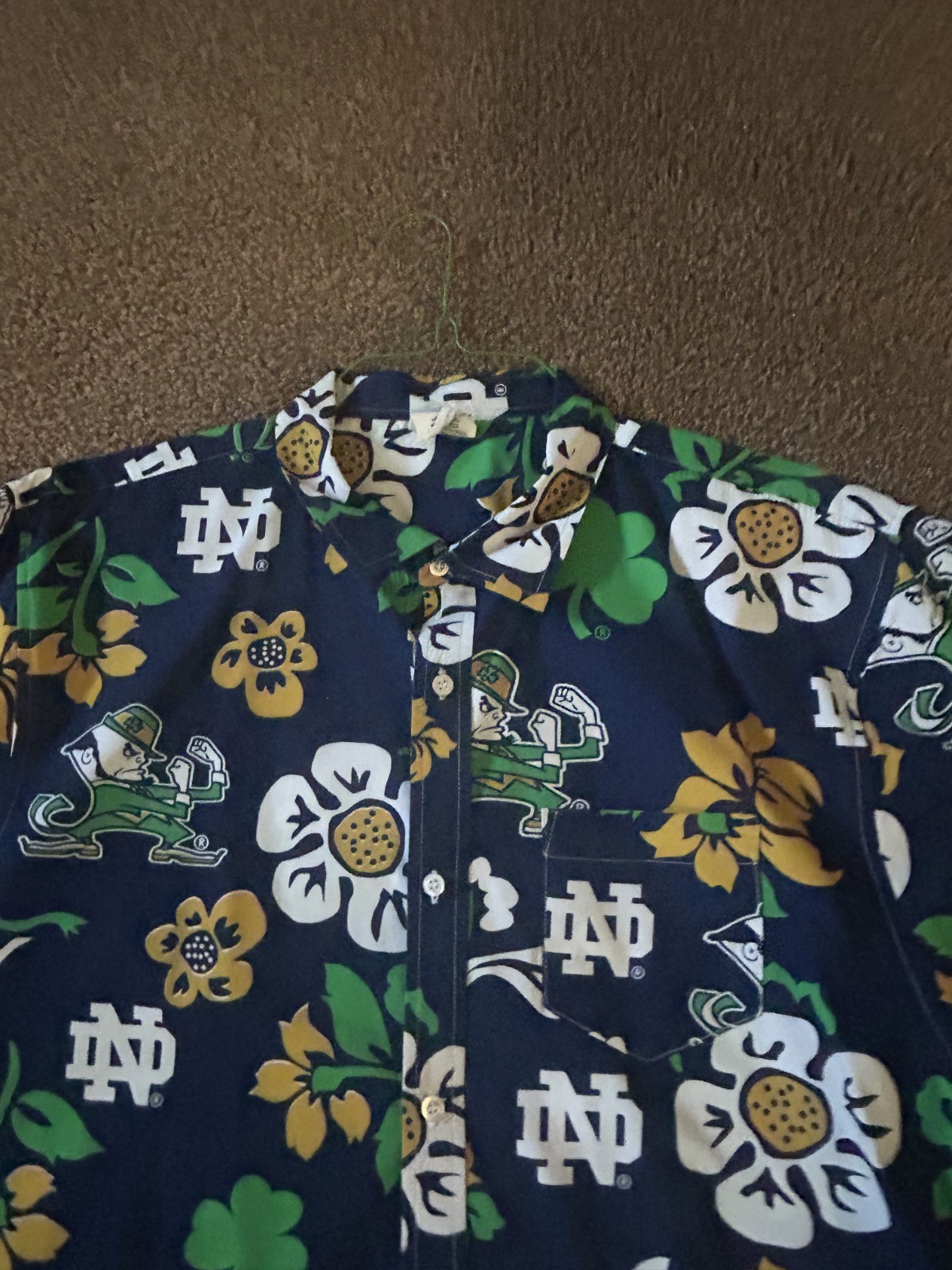 NOTRE DAME FIGHTING IRISH HAWAIIAN SHIRT CLASSIC “NOTRE DAME EMBLEMS” SZ: XXL