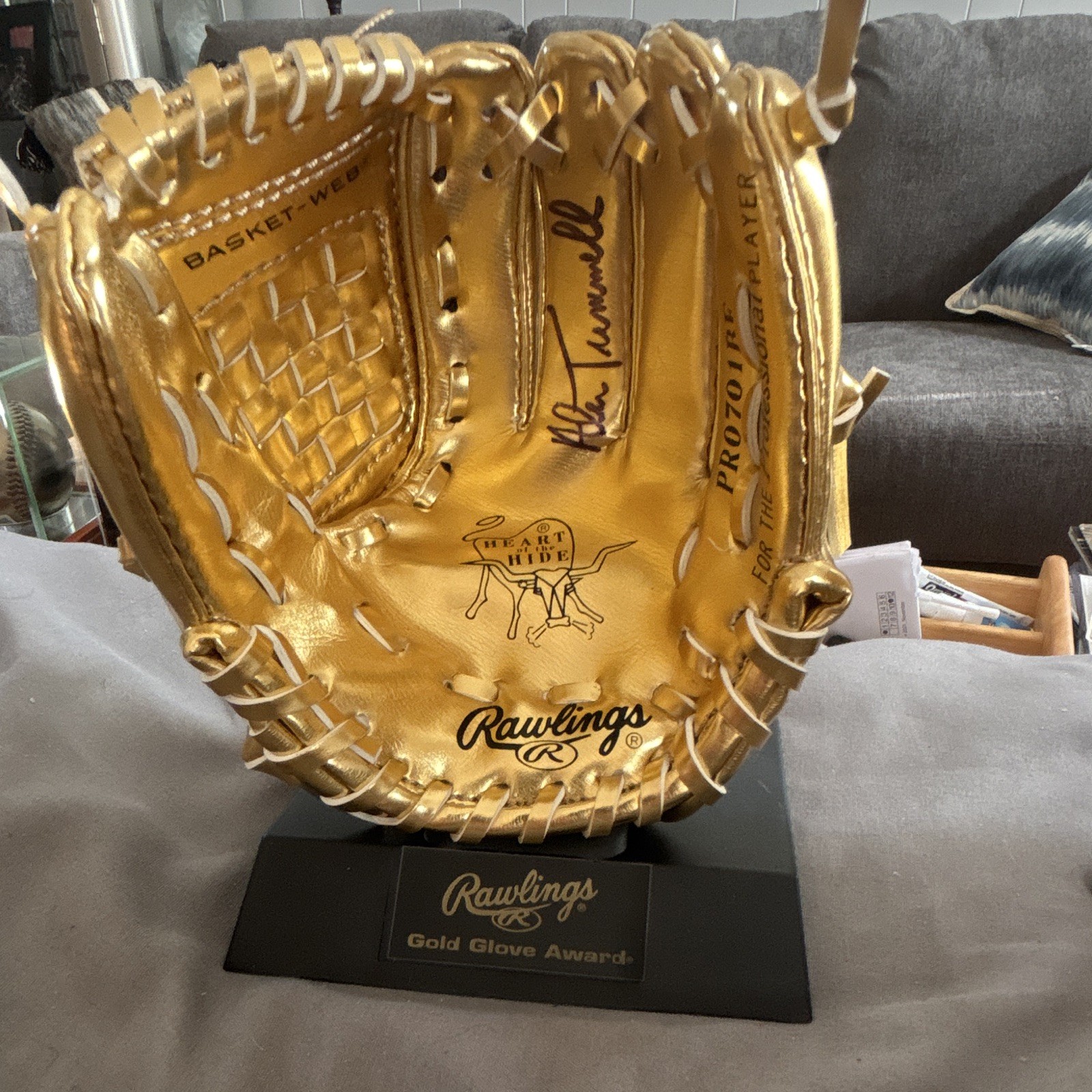 Alan Trammell autographed Rawlings Gold Glove Award mini Gold Leather Glove JSA