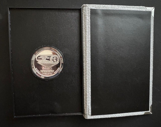 Richard Petty 1992 Commemorative Coin, One Troy Ounce .999 Fine Silver