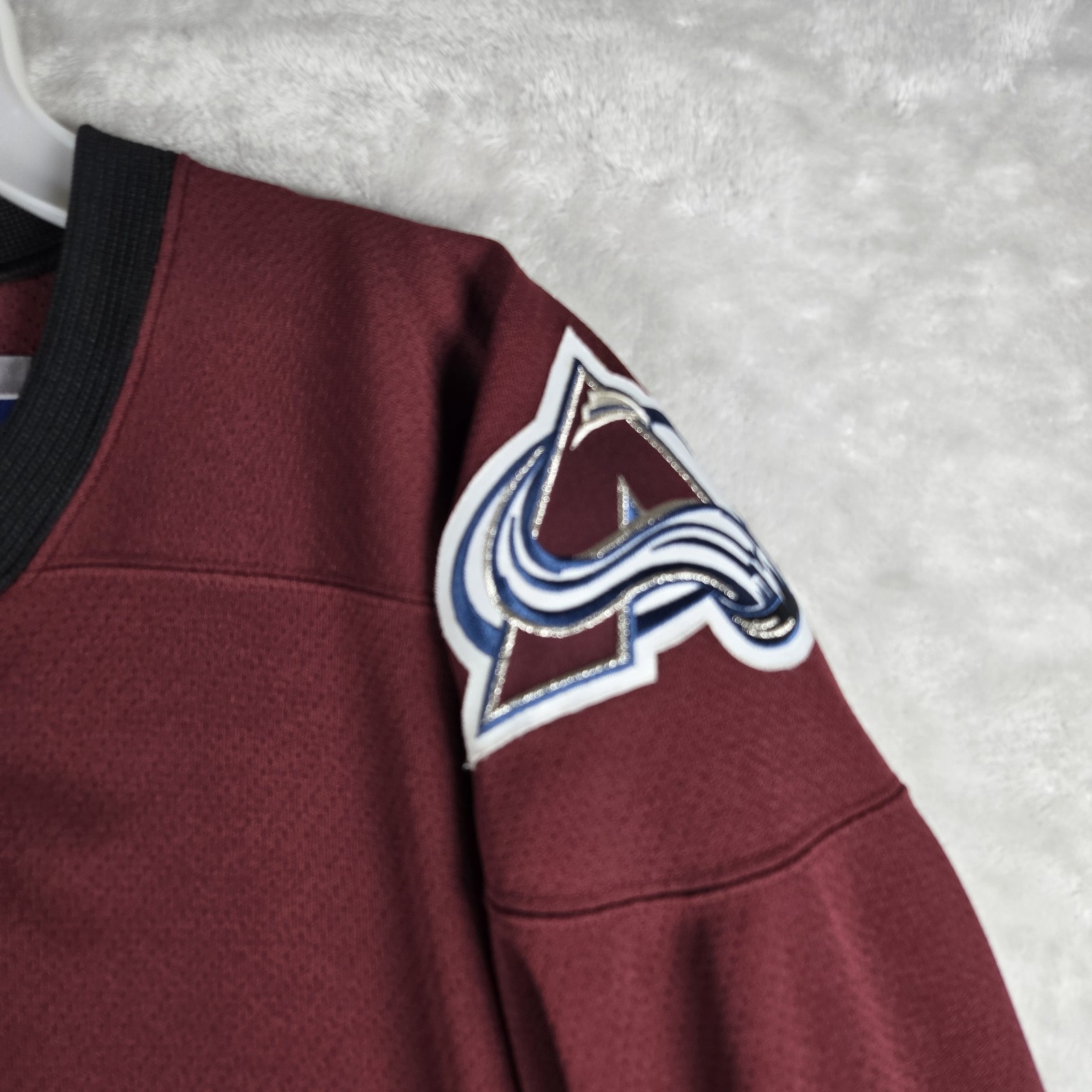 CCM Colorado Avalanche Hockey Jersey NHL Mens Size Medium Burgundy Throwback