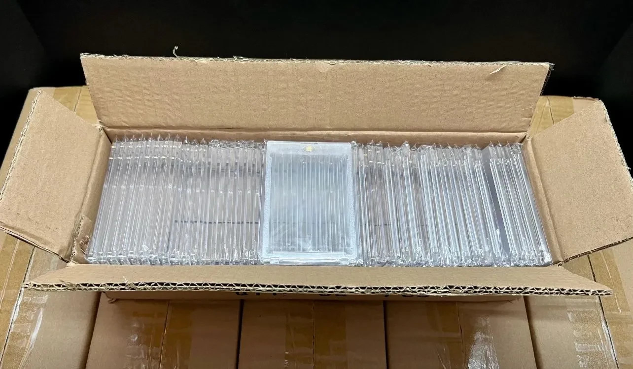 100 Pack Magnetic Trading Sports Card Holders 130pt One-Touch Hard UV Protection