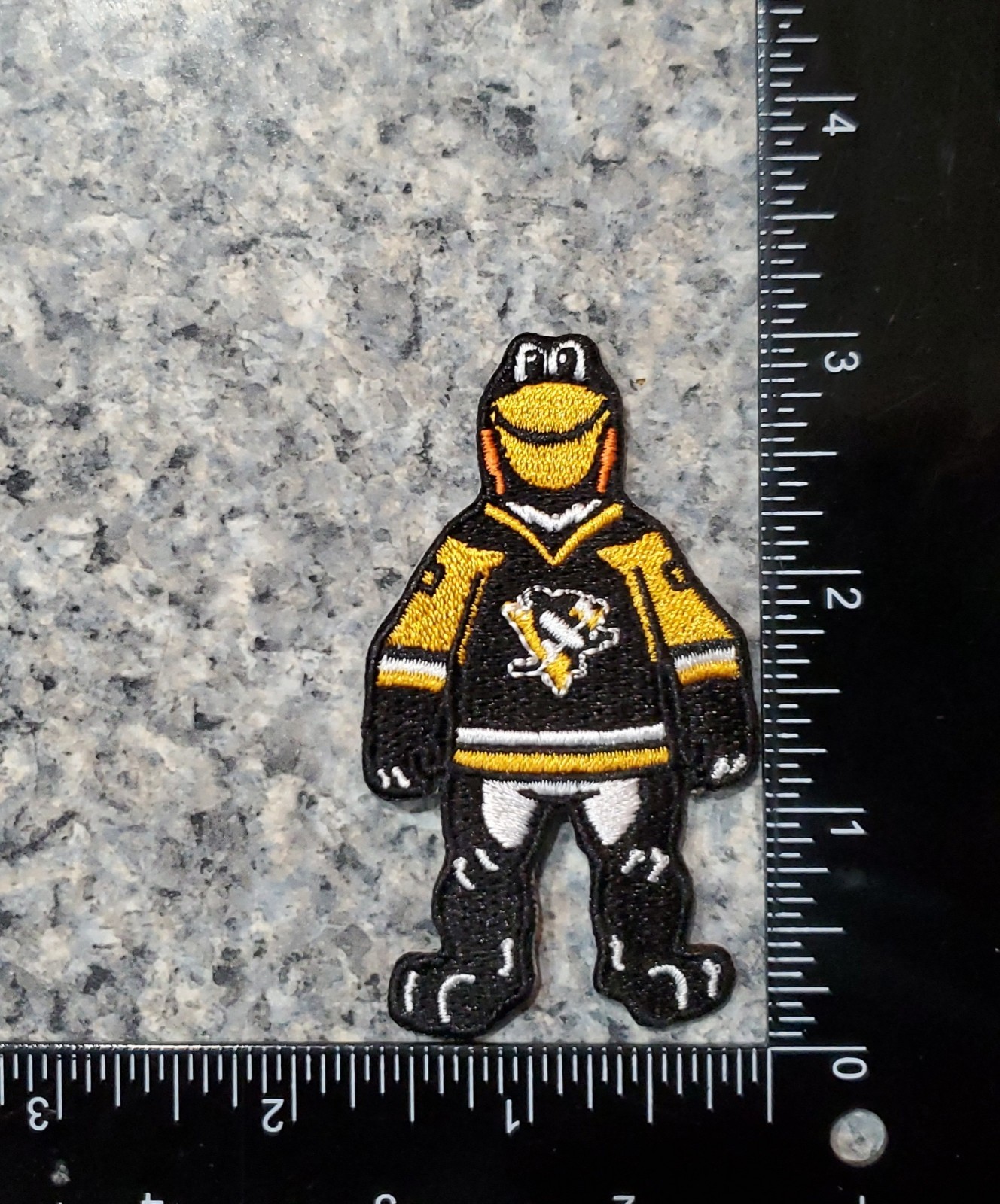 Pittsburgh Penguins Mascot Iceburgh Vintage Embroidered Iron On Patch 3”x 2” NHL