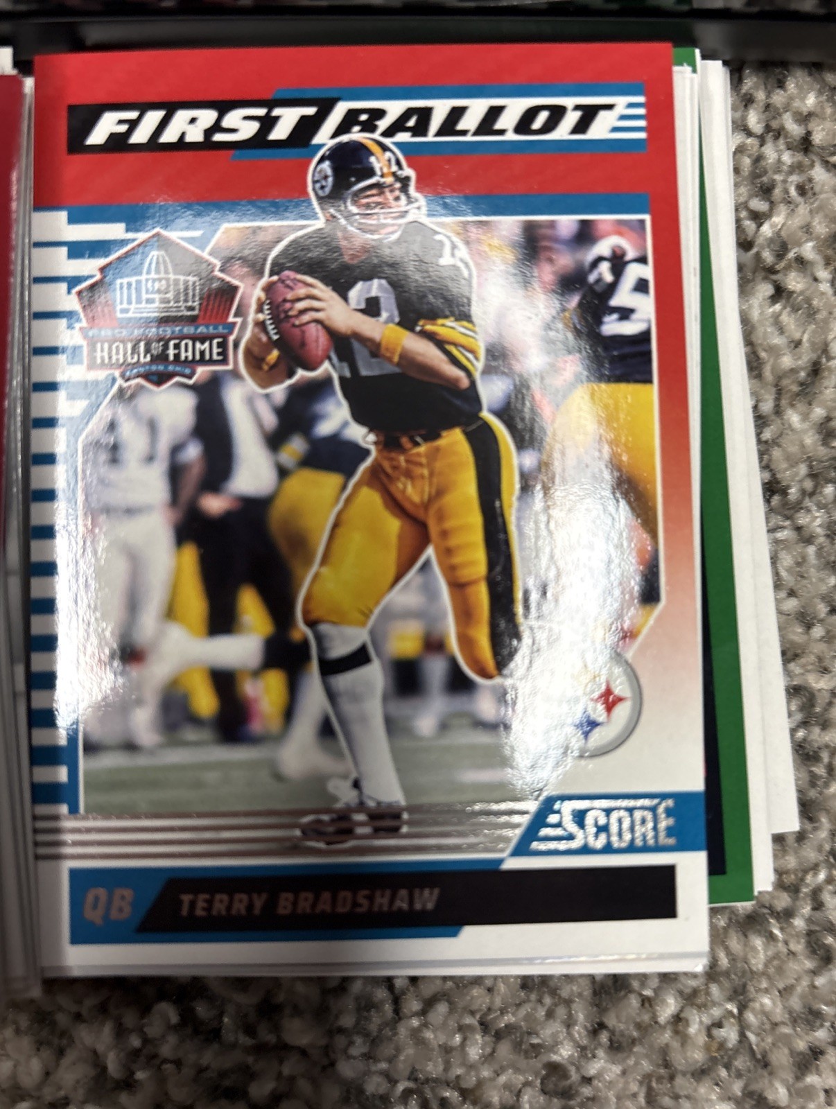140 Card Score Football Card Lot! Top Rookies and Inserts. Huge Value Read Dsc.