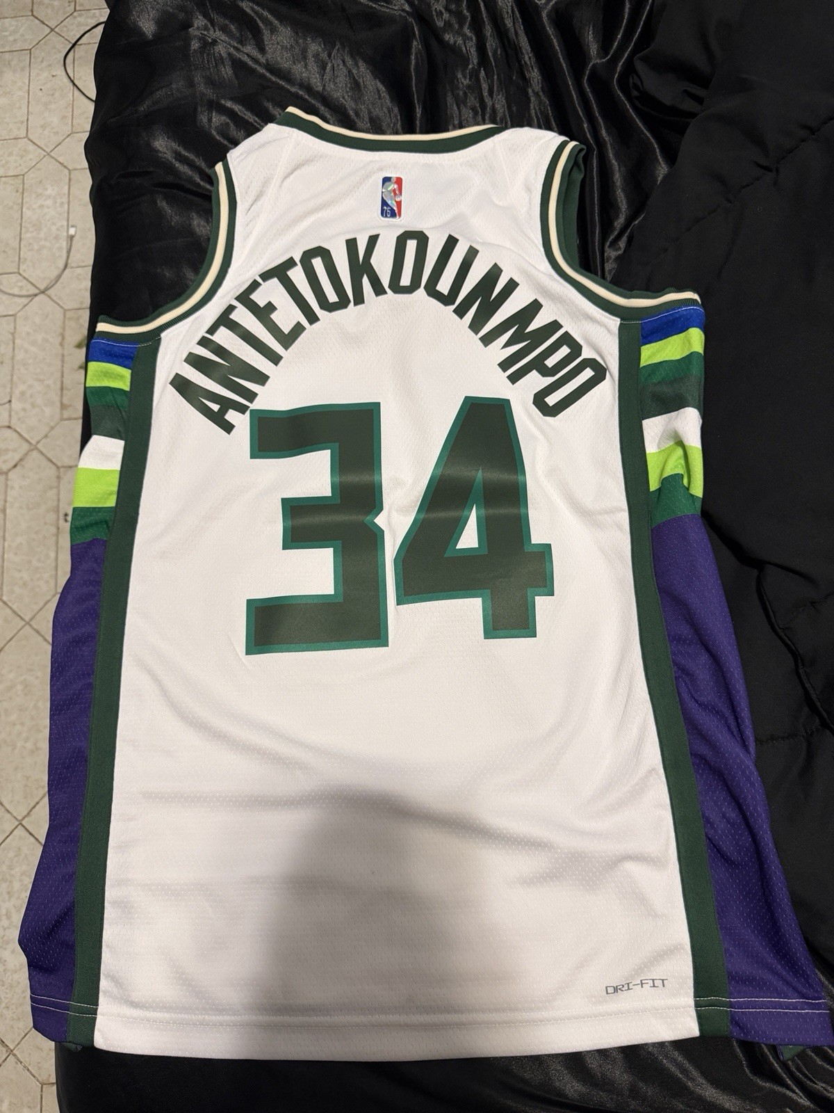 Nike Giannis Antetokounmpo Milwaukee Bucks #34 White NBA Jersey Size 44