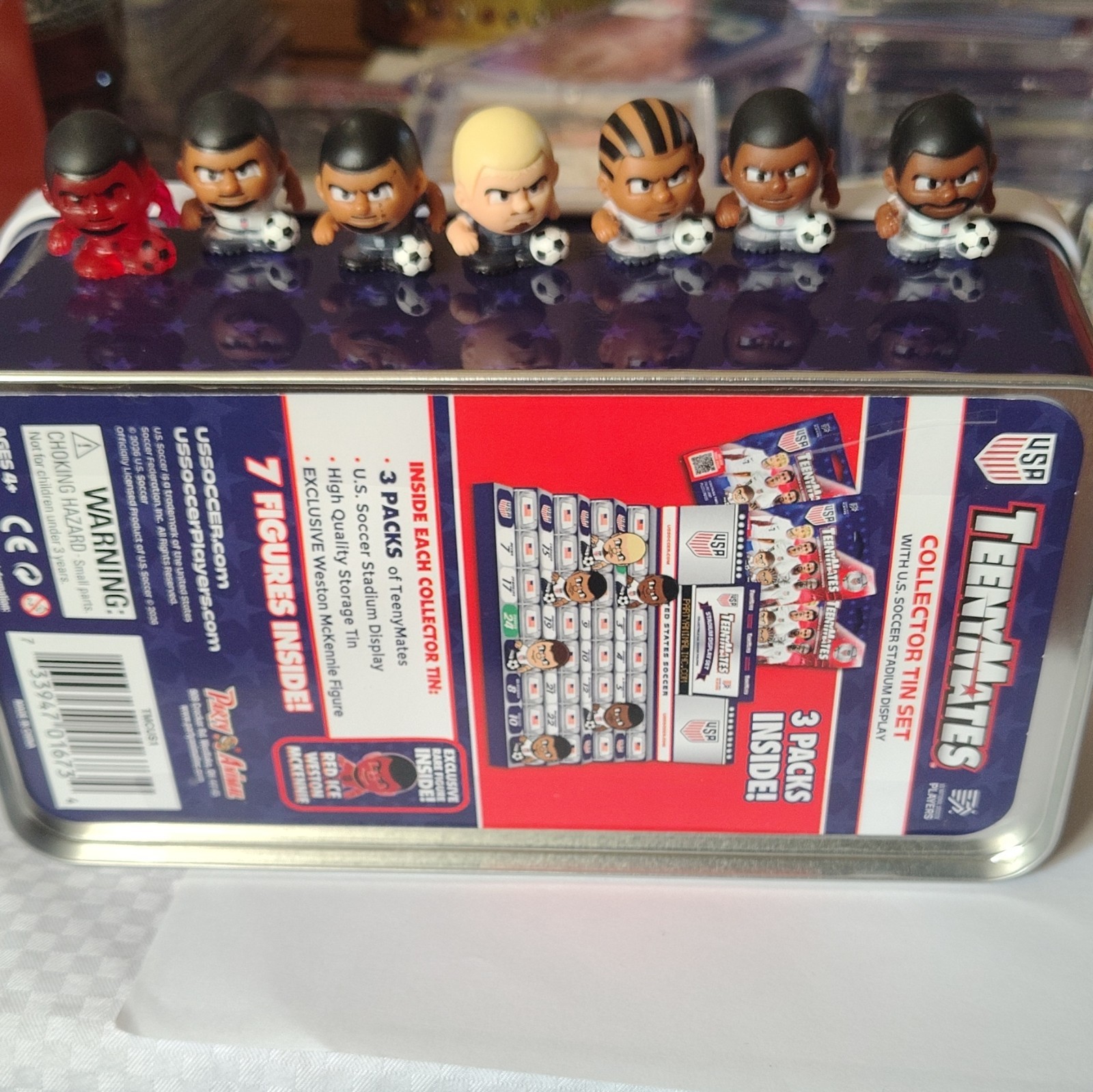 TeenyMates Collectors 10 Stadium Display Set USA Soccer With Seven Players Figur