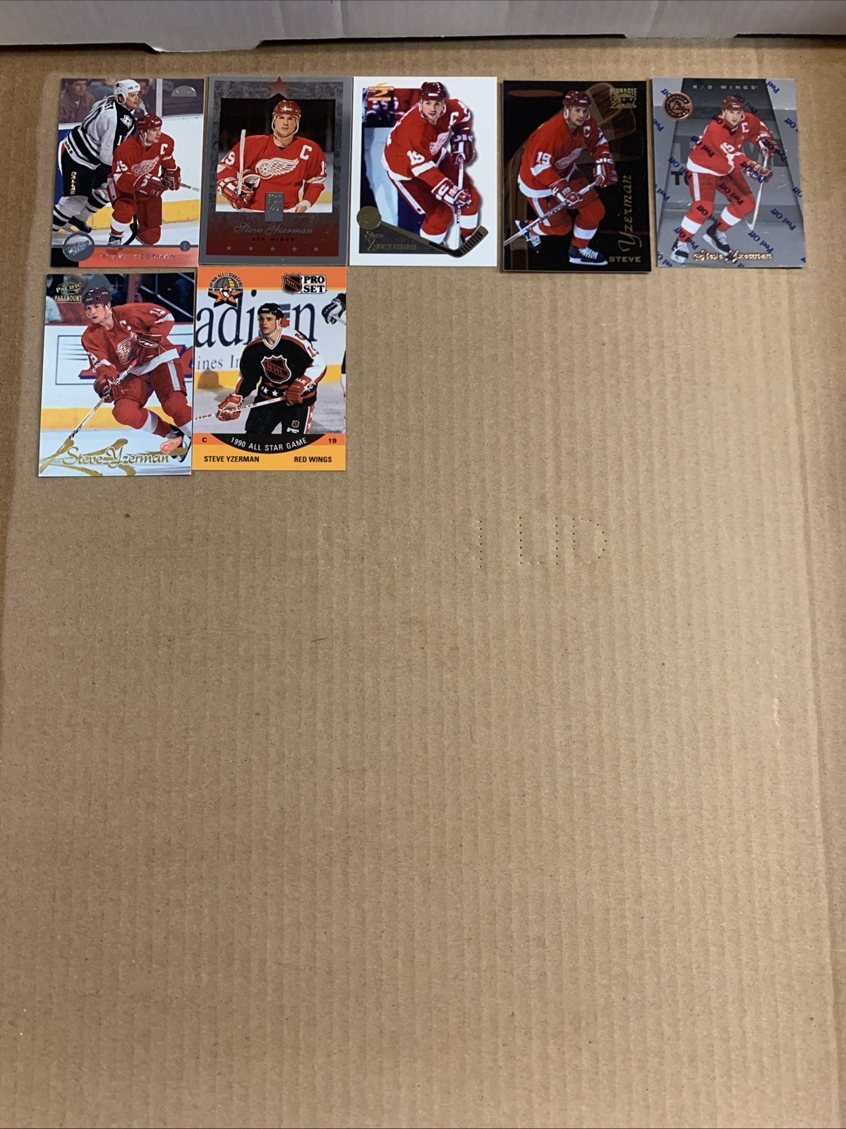 Steve Yzerman 32 Card Lot All Different No Duplicates