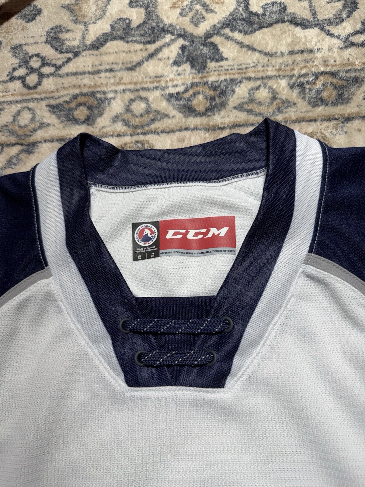 CCM Official Milwaukee Admirals Hockey Jersey AHL White/Navy/Light Blue Size XL