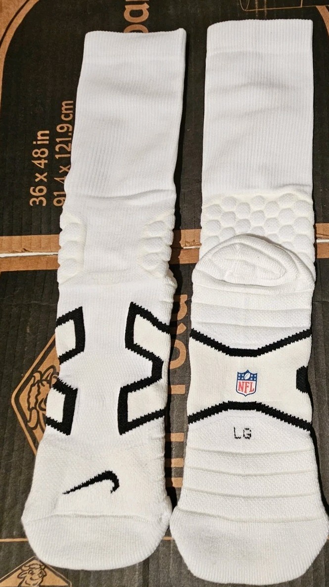 NIKE Vapor Team Issued White Compression Crew Style Socks L-XL NWOT PSX298