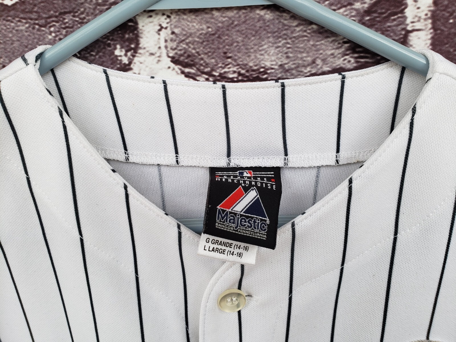 🔥 Chicago White Sox Majestic Pin Striped White Jersey Boys Large L Button Down