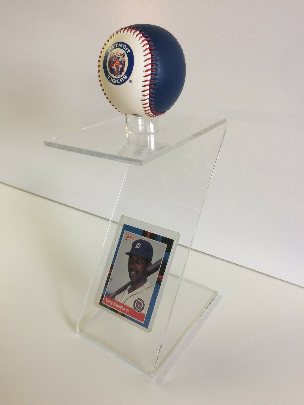 Baseball Acrylic Stand with Plastic Ring For Baseball and Baseball Card Holder