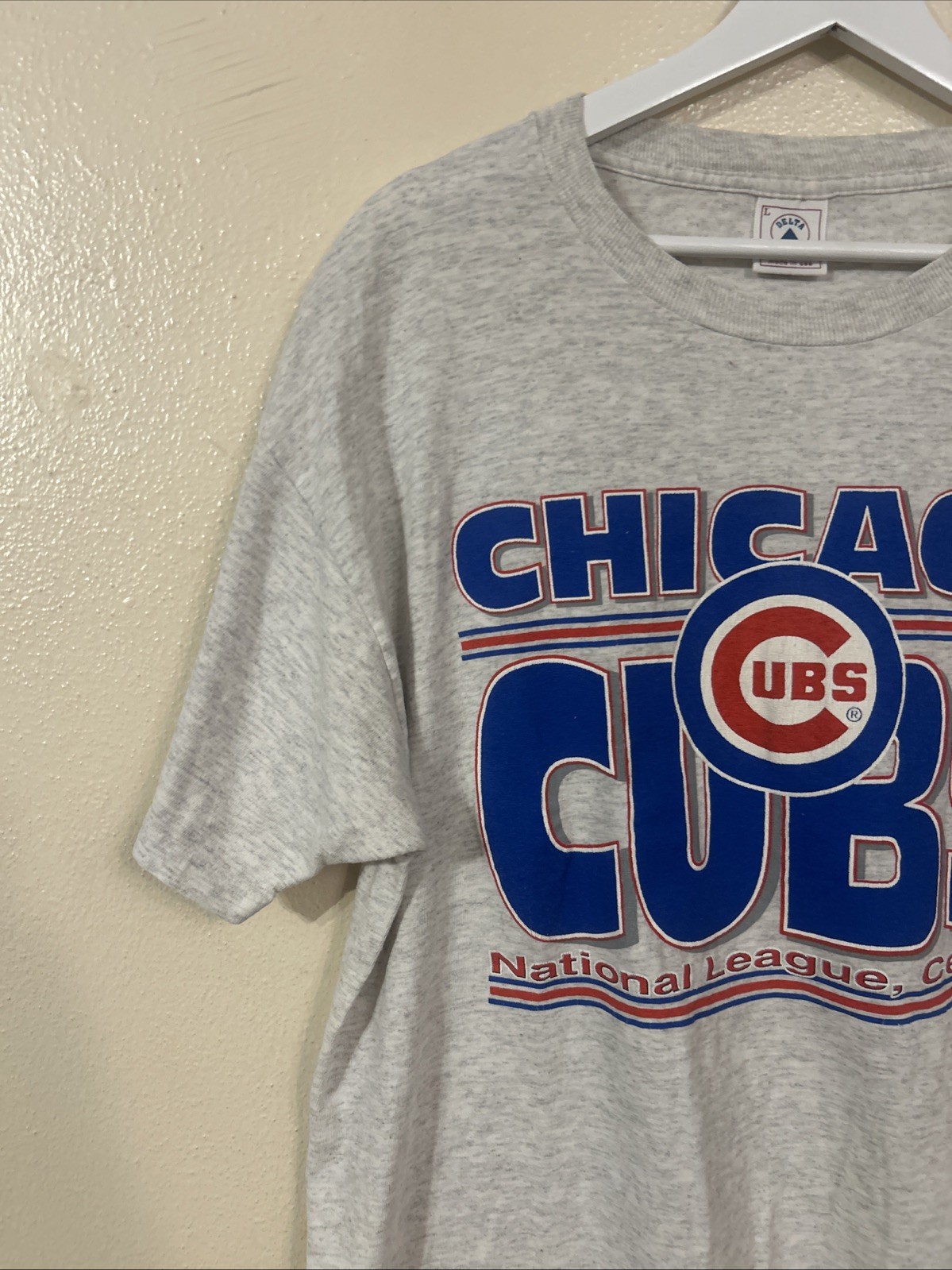 Chicago Cubs T Shirt Vintage 90’s Made In USA Size Large Sunburst Sportswear