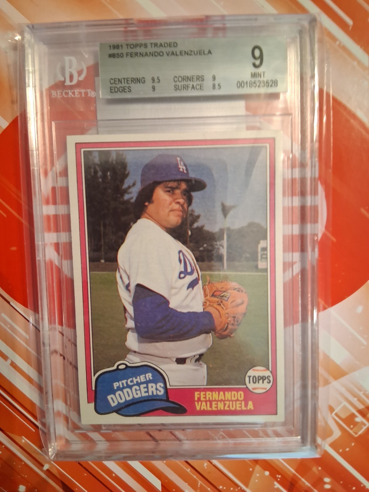 1981 TOPPS TRADED #850 FERNANDO VALENZUELA RC DODGERS BGS 9