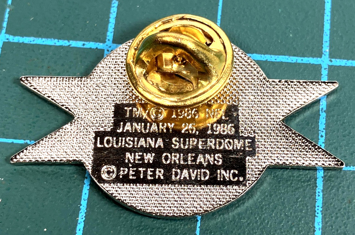 Super Bowl XX Bears VS Patriots Lapel Pin NFL Football Louisiana Superdome 1986