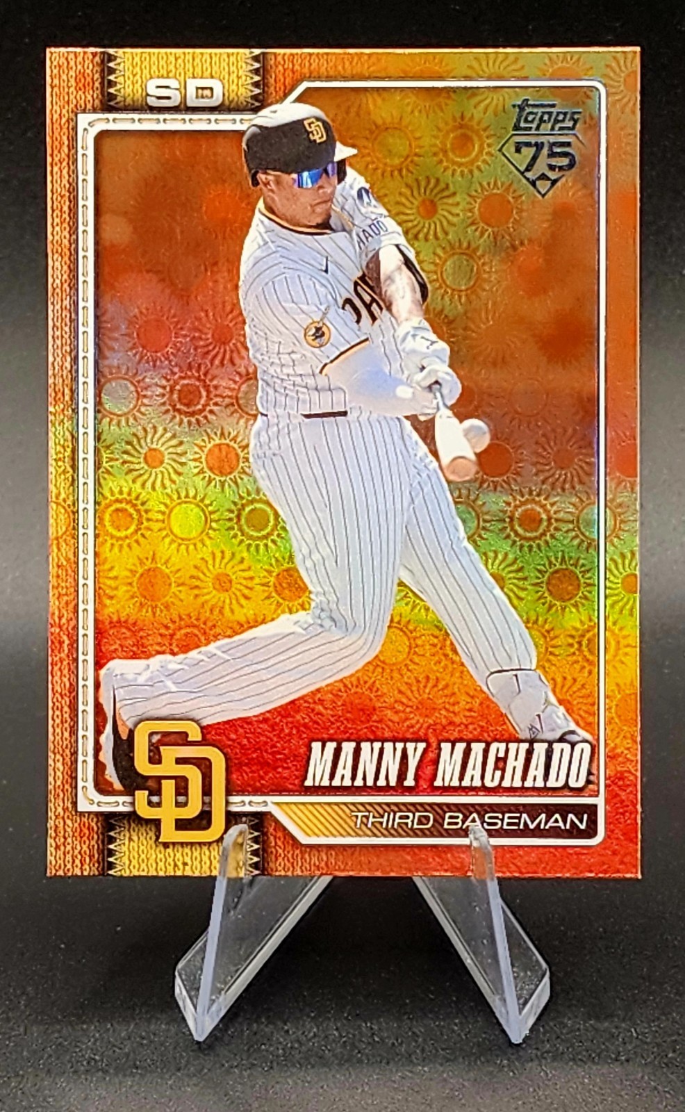 2026 Topps Series 2 Manny Machado Holiday Foil #614 Padres