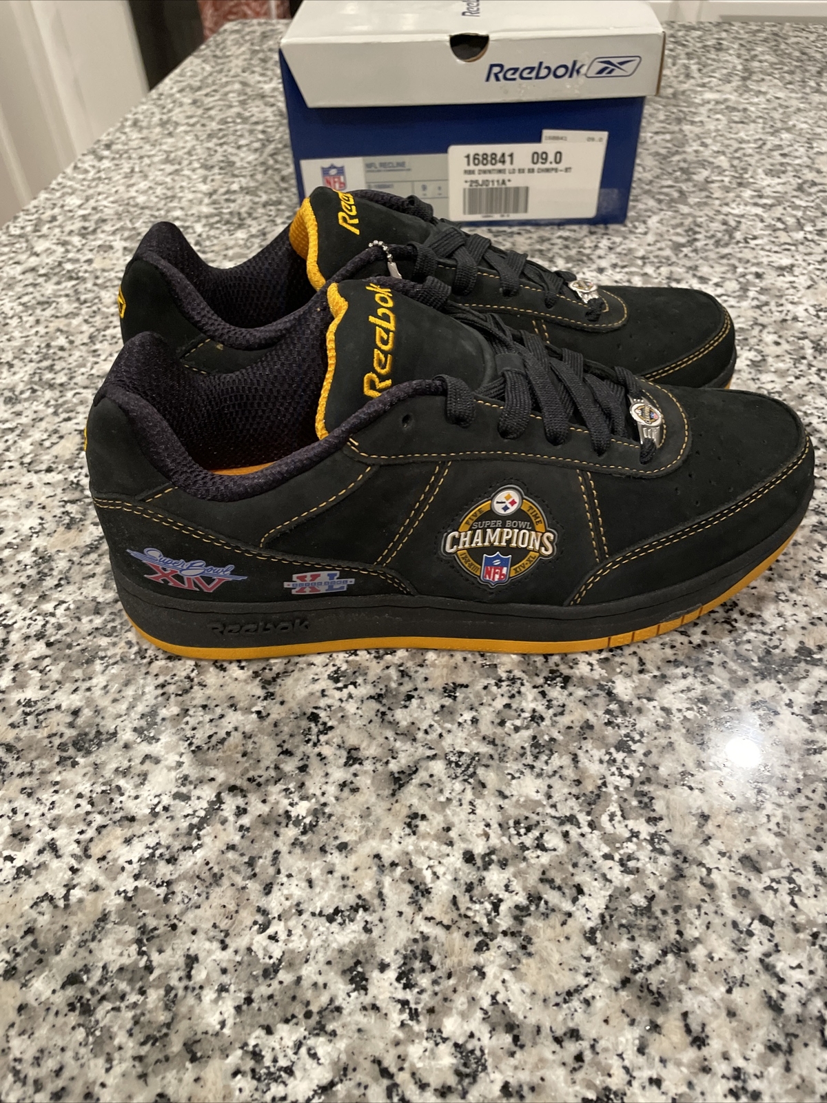 Reebok NFL Pittsburgh Steelers 5 Time Super Bowl Champions Shoes 9 Box New
