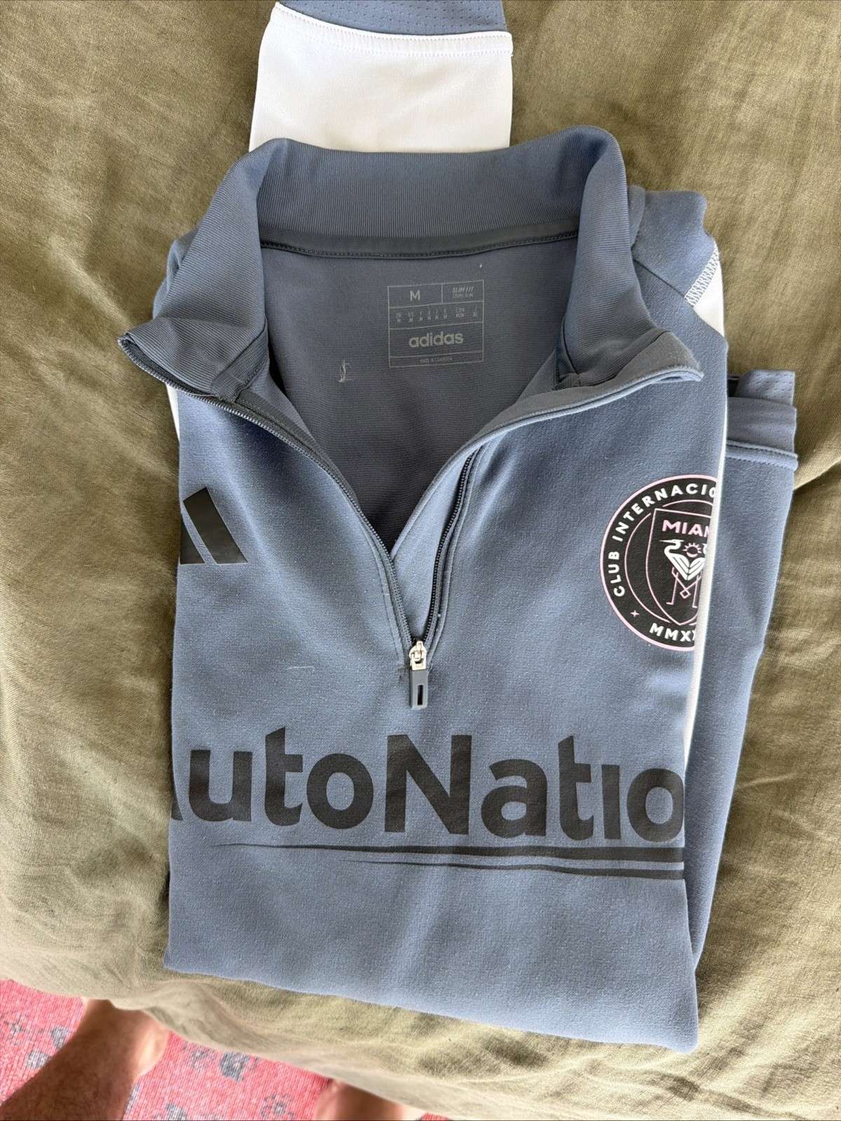 MENS INTER MIAMI Adidas 1/4 ZIP TOP GRAY MEDIUM