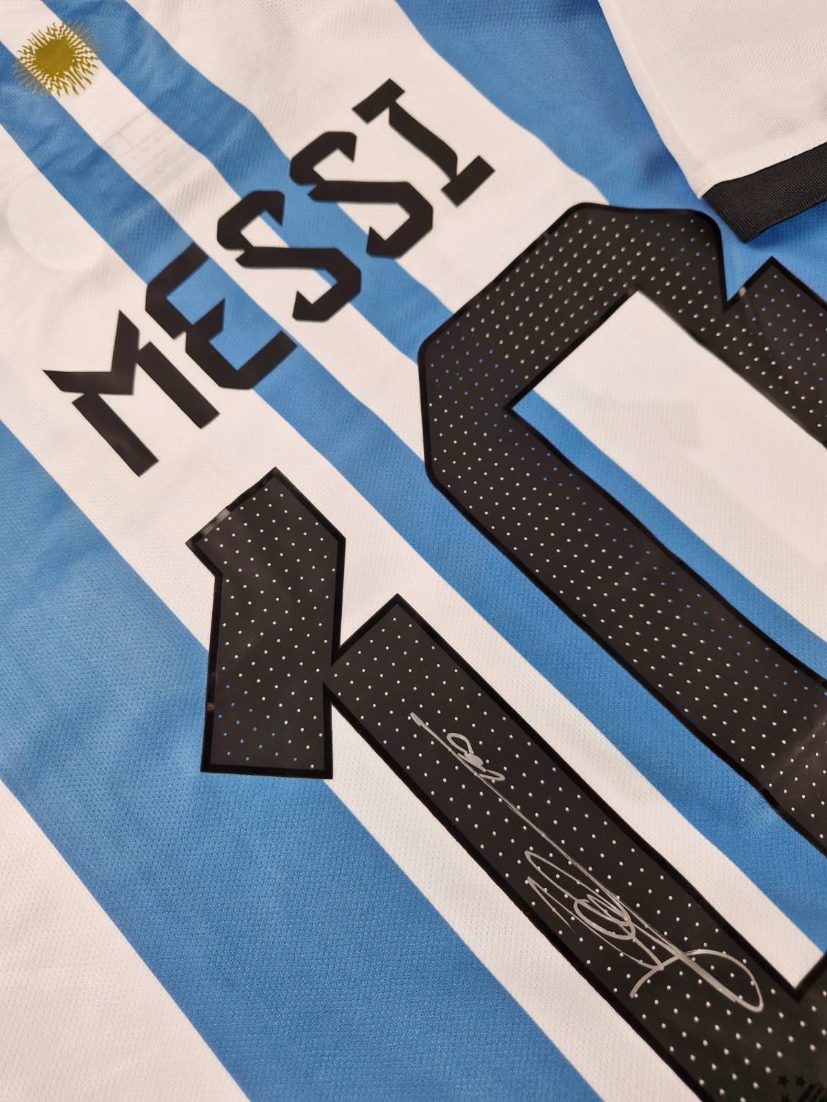 Lionel Messi Argentina Qatar FIFA 2022 hand-signed +COA Free shipping worldwide