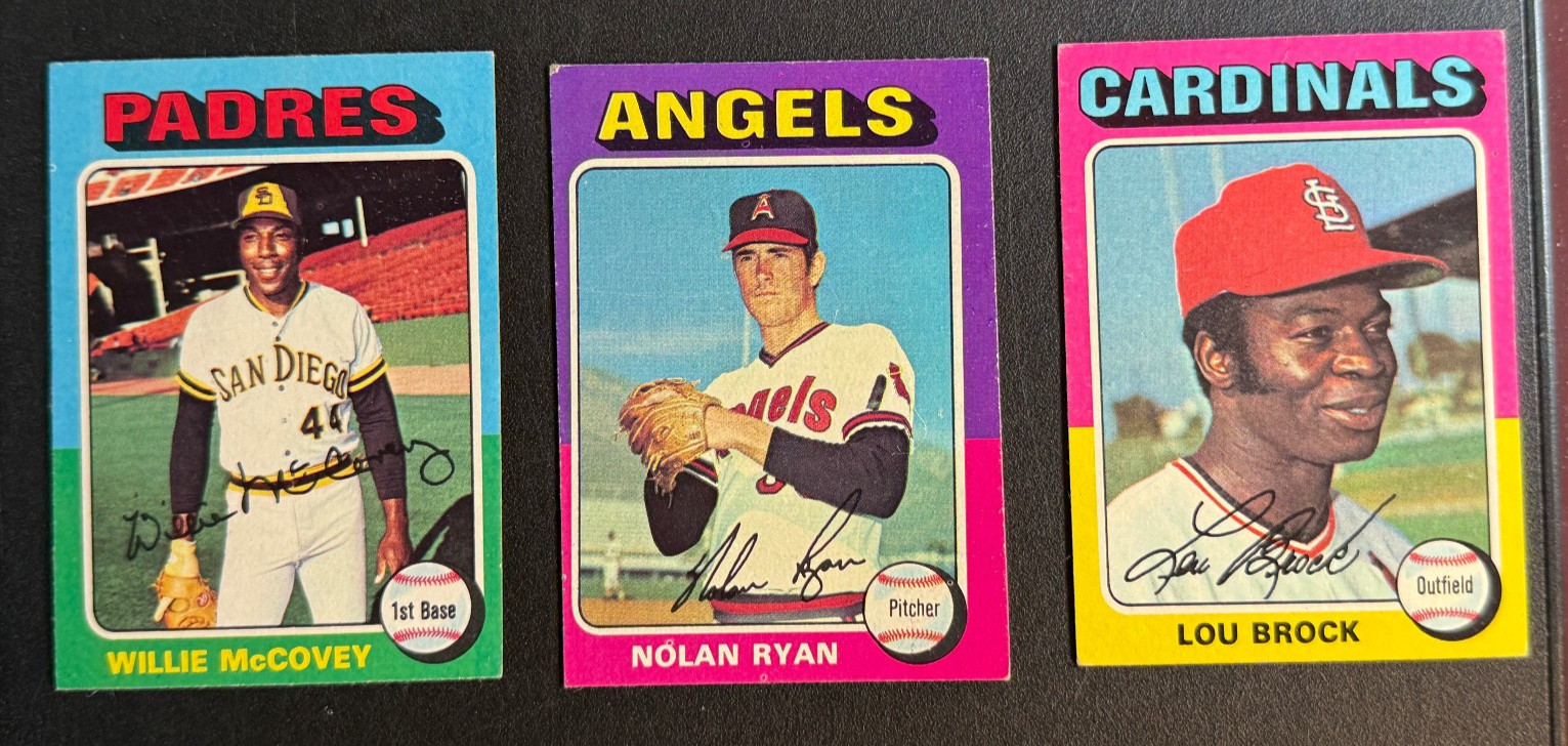 1975 Topps Baseball Complete Set. 660 Cards in Zip Binder. VG-EX