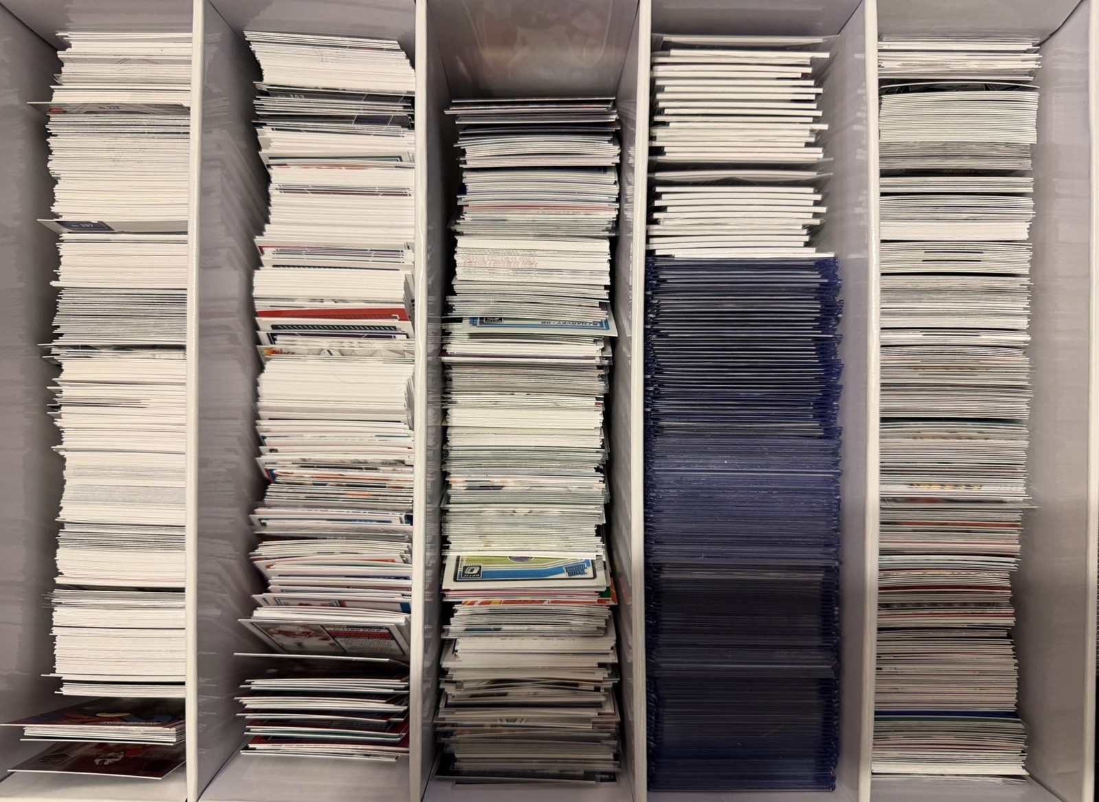 100 Card Lot – Random NFL Football Card Assortment – No Duplicates