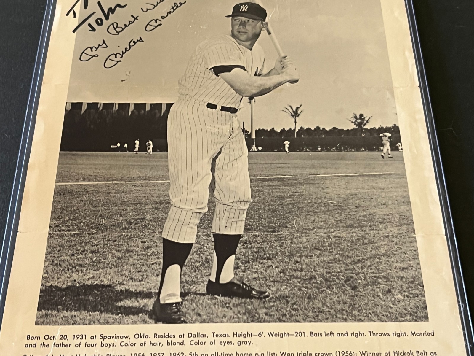 1967 Team Issue Mickey Mantle Trifold- 8 1/2″ x 11″- Mail Response to Fans- worn