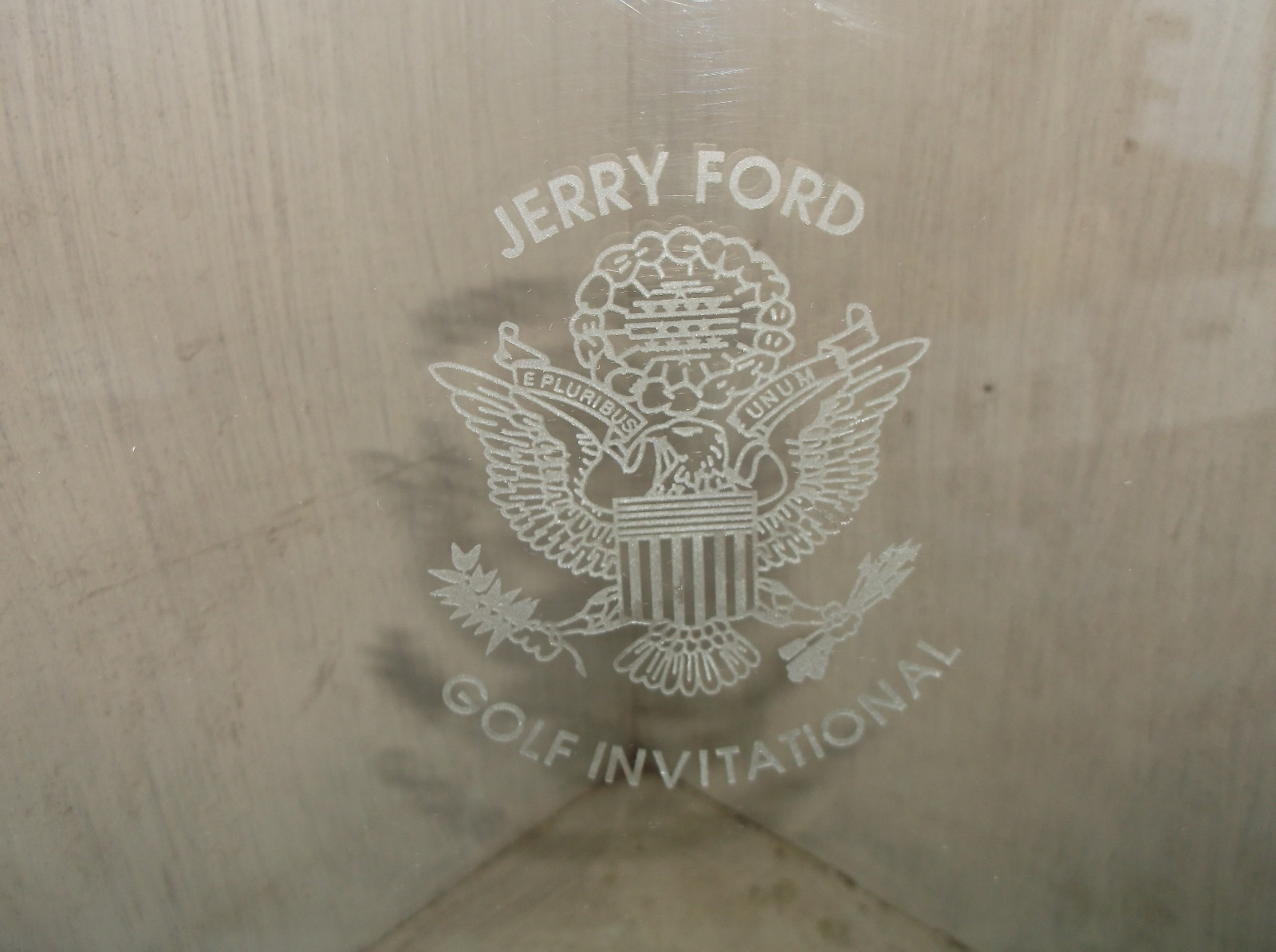 Jerry Ford Invitational Golf Tournament Round Plate Platter Pewter Trim 11 1/2″