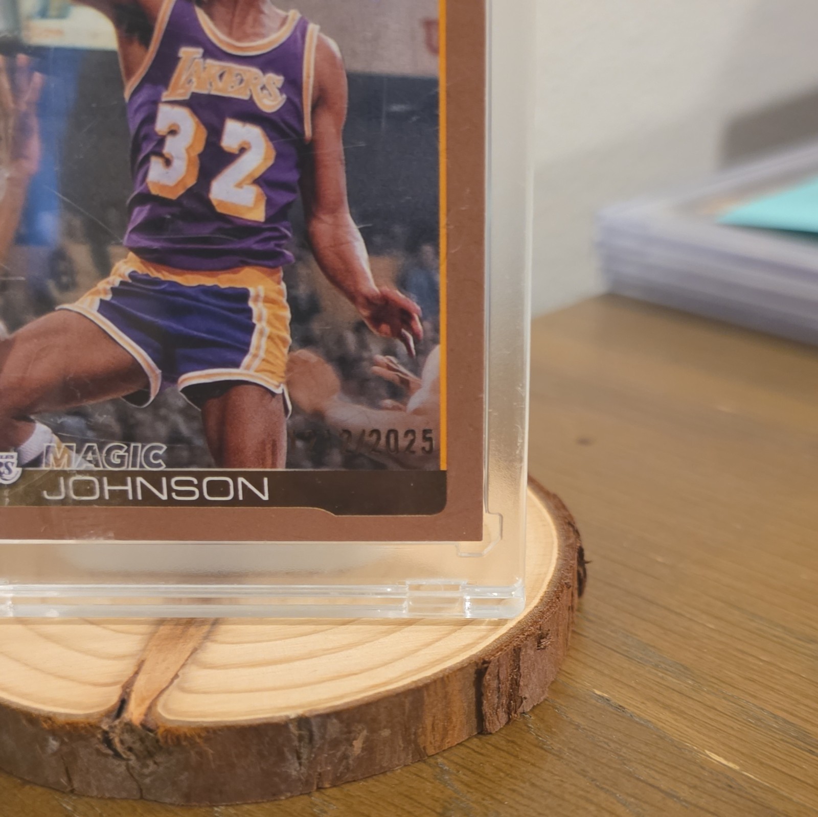 Topps 2025-26 Magic Johnson Los Angeles Lakers Gold Parallel /2025 #255