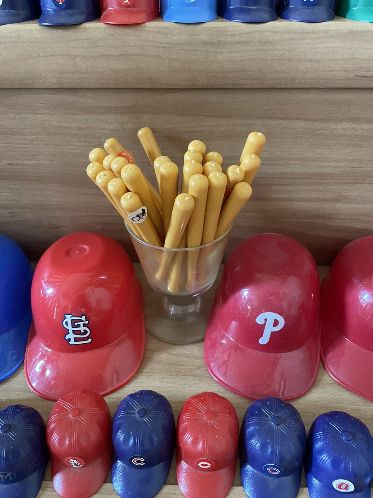 MLB Mini Pennants 9″x4″ Felt ALL 2005-2011! Lg Helmets and Mini Helmets READ!