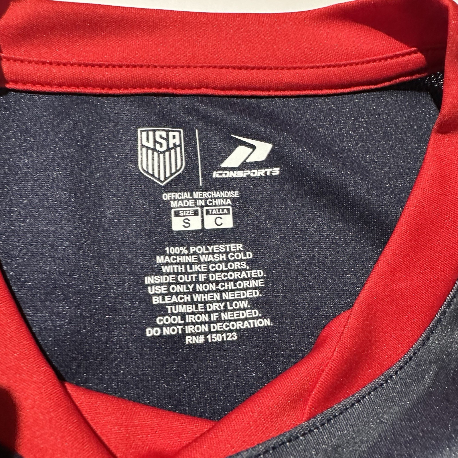 NEW! United States Soccer Navy Red Gradient Jersey – Men’s Small