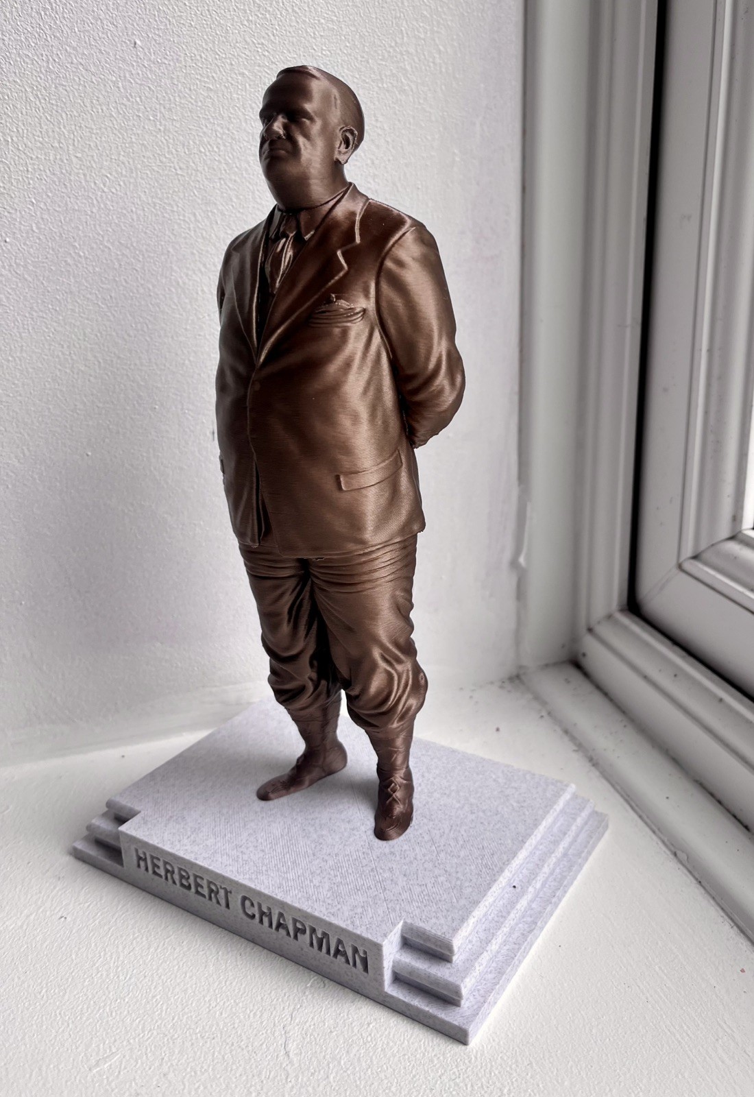 Herbert Chapman Arsenal Statue – Emirates Stadium Tribute Figurine (25cm)