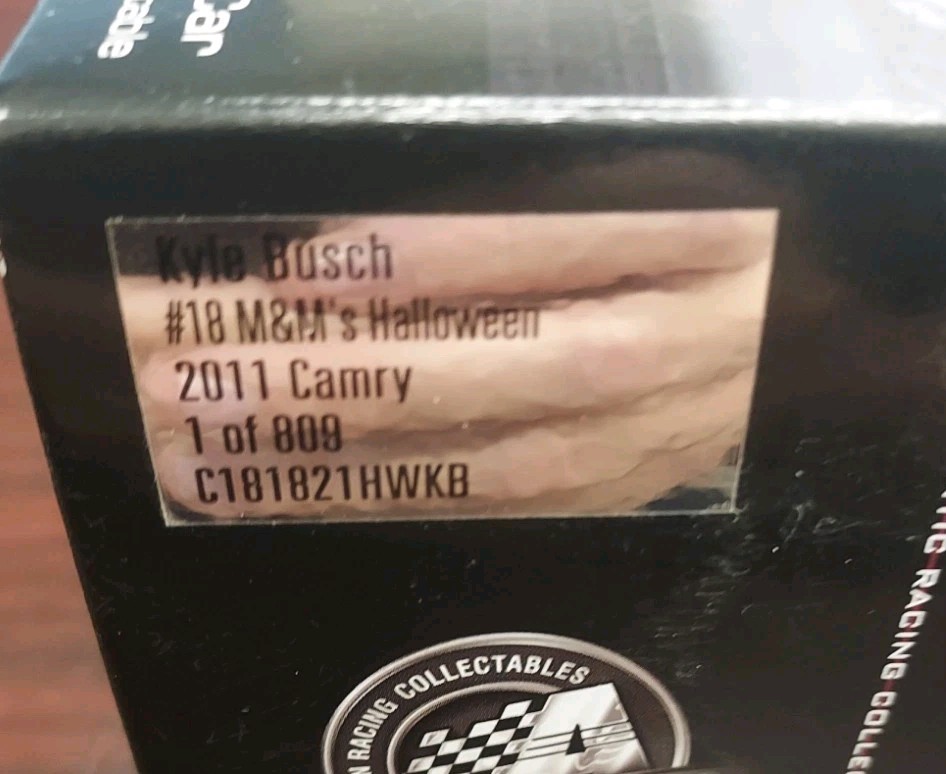 2011 Limited Issue Kyle Busch Autographed 1:24 Toyota Camry #18 M&M’s 1 of 809!