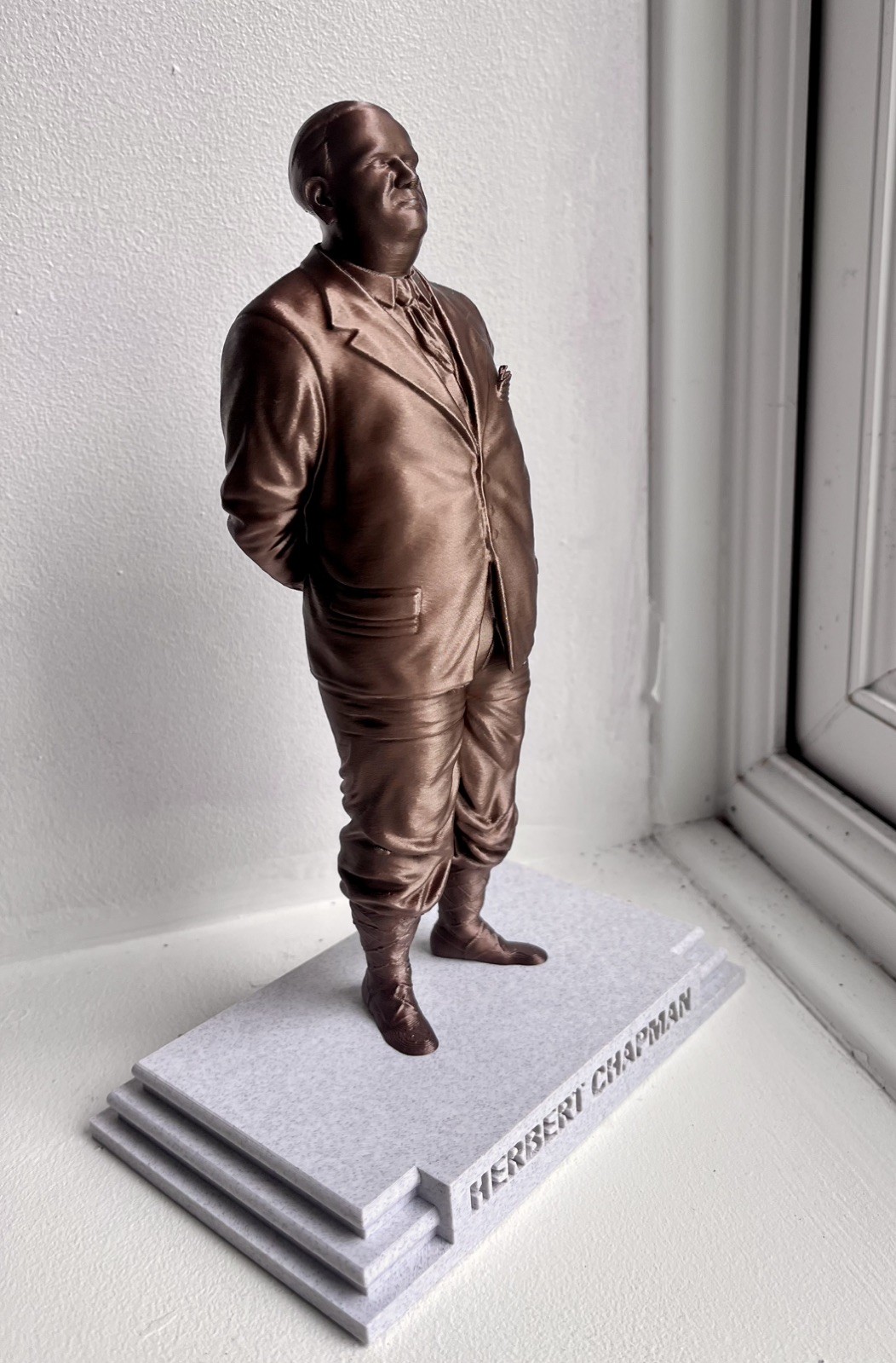 Herbert Chapman Arsenal Statue – Emirates Stadium Tribute Figurine (25cm)