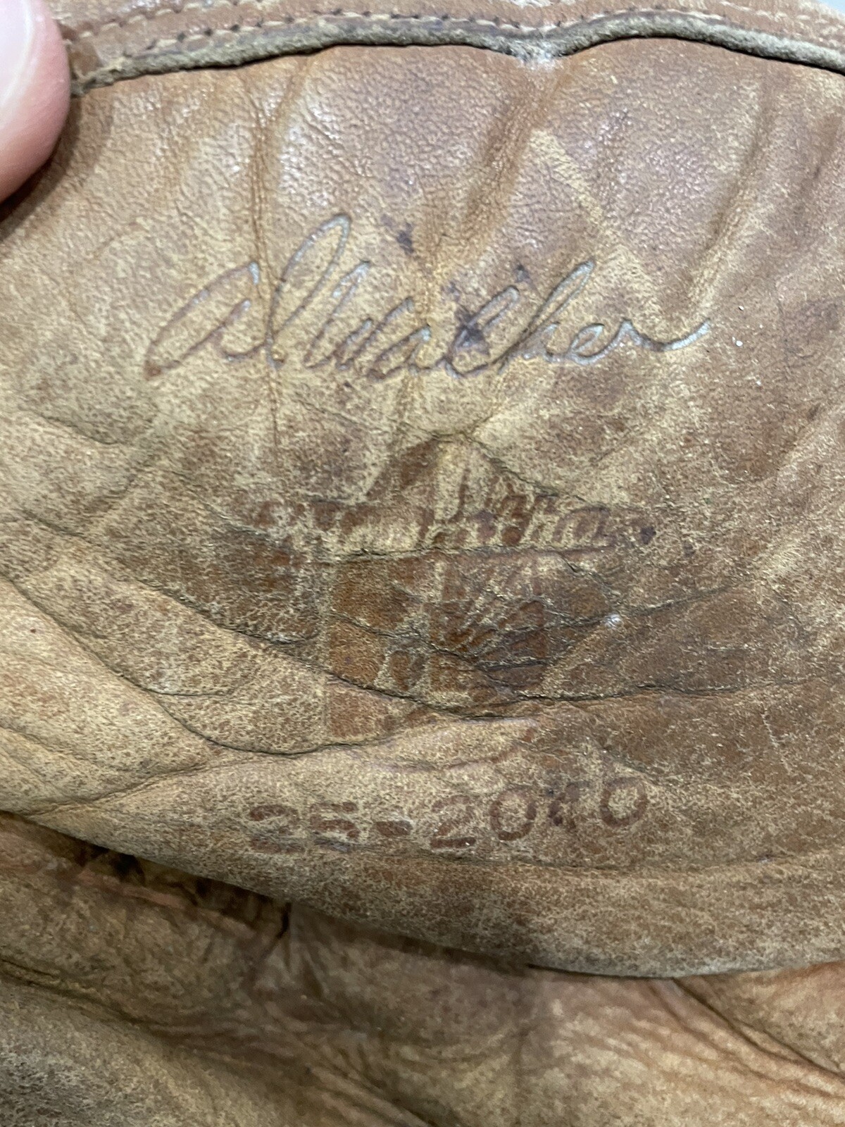 Vintage Hiawatha Al Walker baseball catcher mitt glove Hinge Pad Pro Maker +