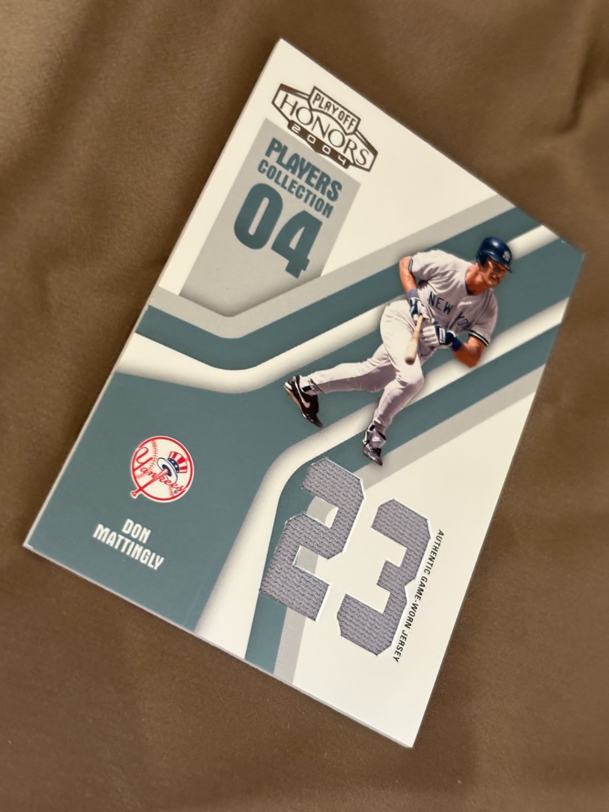 2004 Donruss Playoff Honors Don Mattingly Game Worn Jersey PC-22 42/50