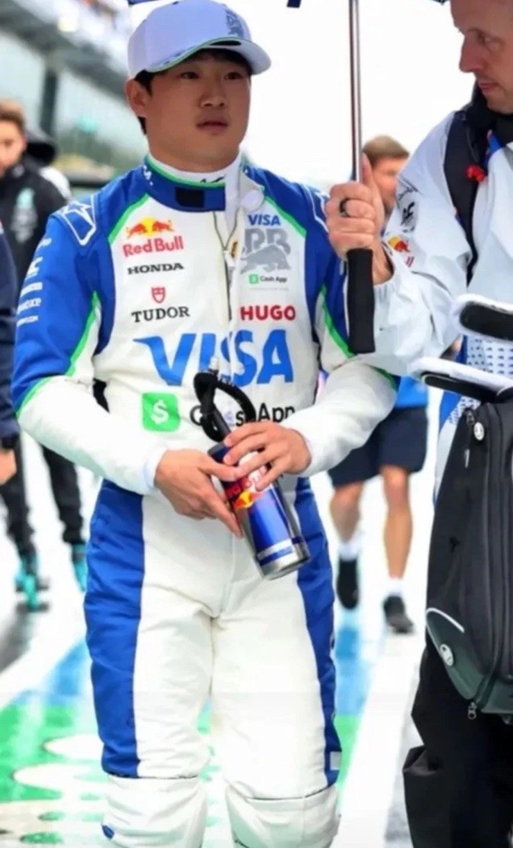 RED BULL RACING PILOT EDITION BOTTLE