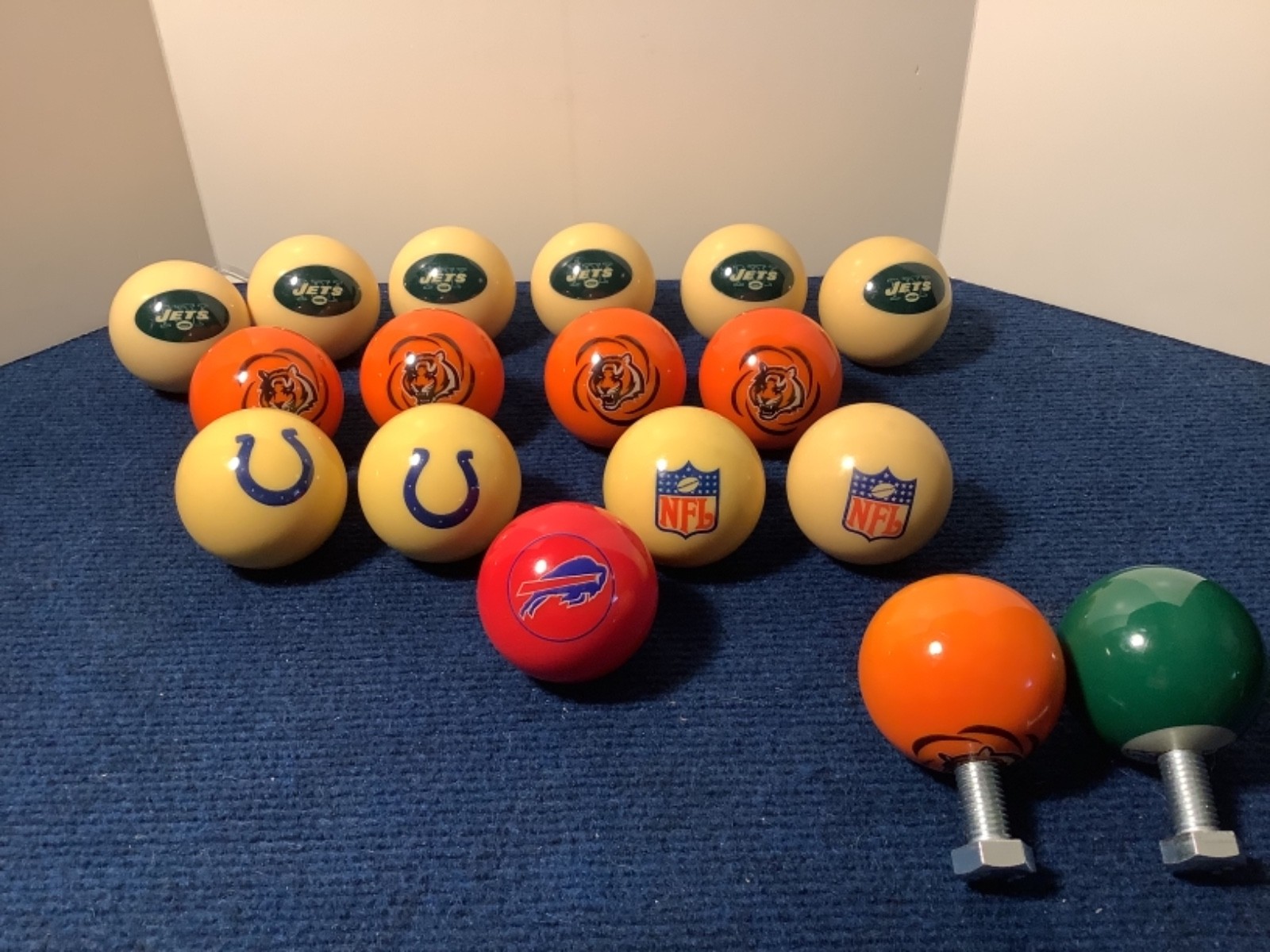 NFL Pool Balls Various Teams 17 Balls Total 2 Threaded for Display