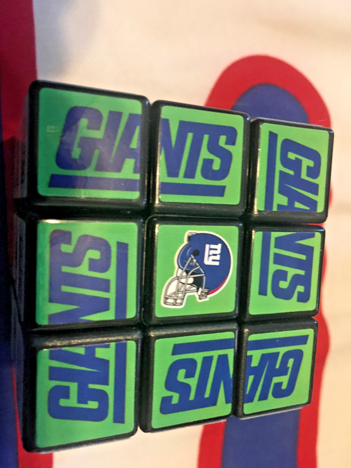 New york Giants, Uno game and Rubik’s Cube,New