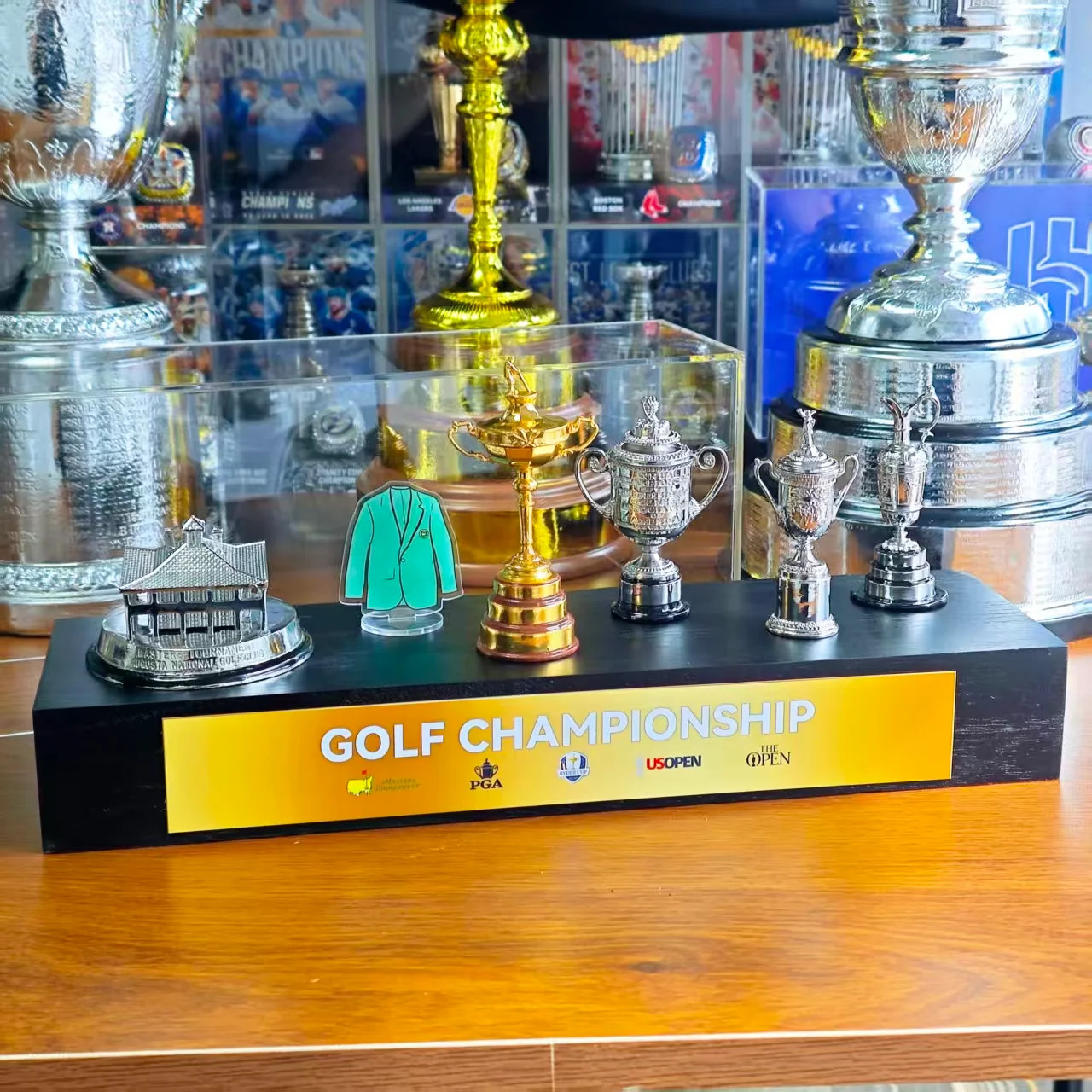 Golf Grand Slam Championship Metal 5 Trophy & Green Clothes With Display Case
