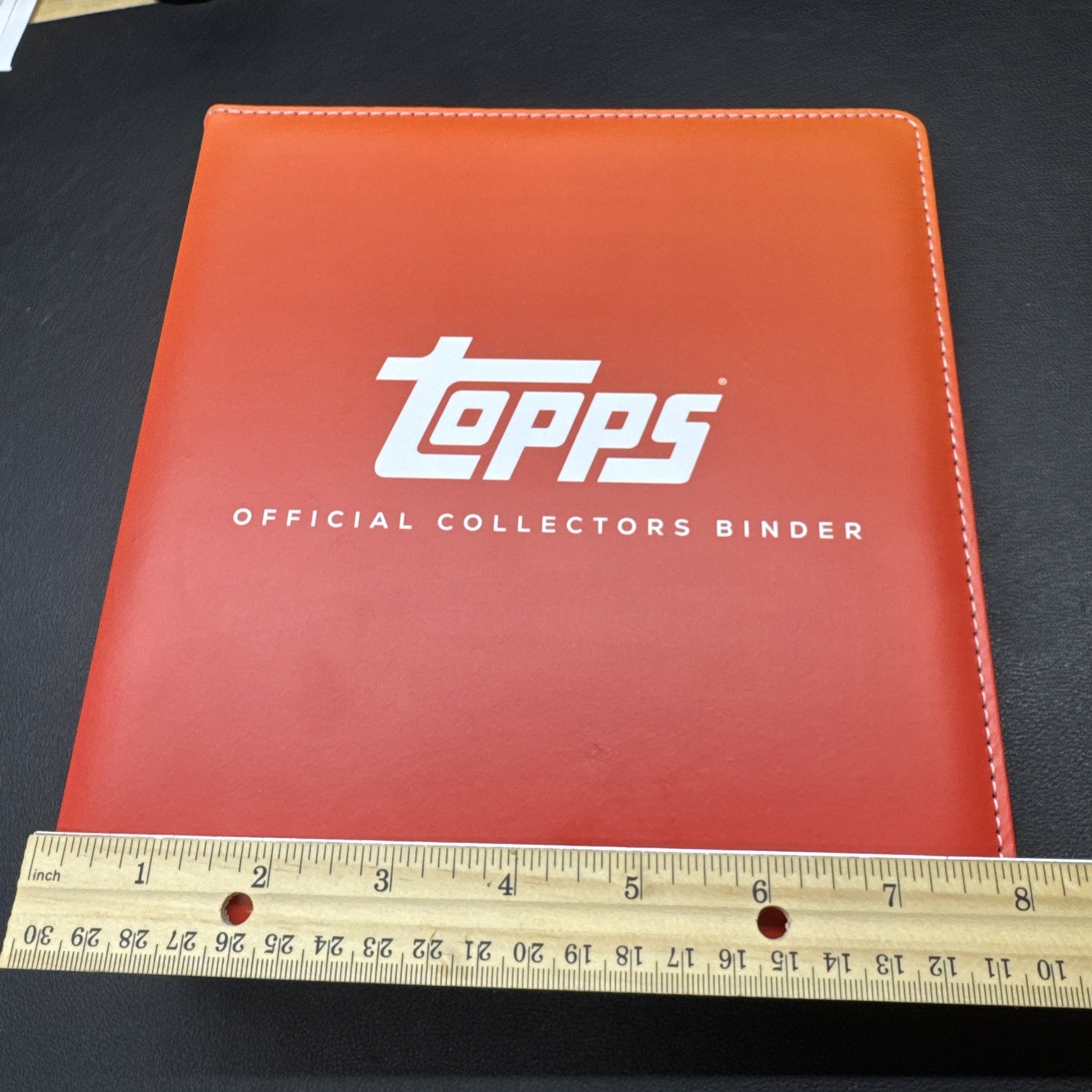 NEW 2026 Topps Collectors Binder with 10 4-Pocket Pages. Holds 80 Cards.