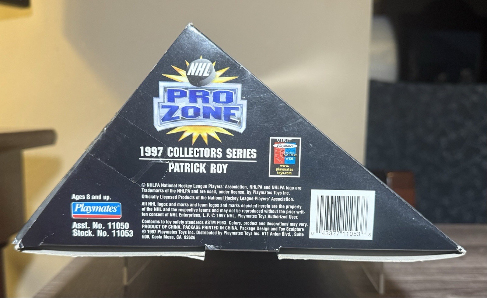 1997 NHL Pro Zone Patrick Roy Colorado Avalanche 12″ Action Figure Collector’s
