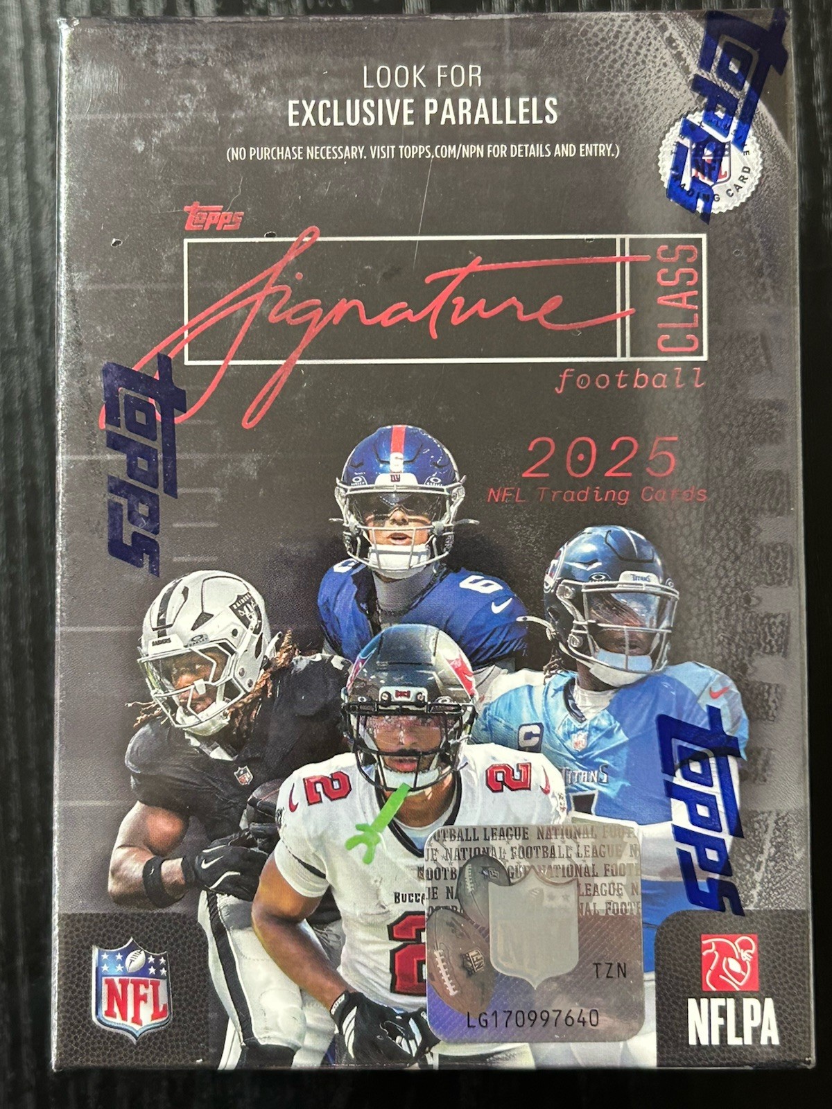 2025 Topps Signature Class NFL Football Blaster Box Factory Sealed 🚚✅